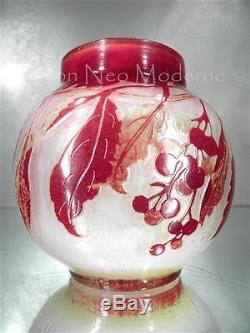 1900-10 Gallé Nancy Petit Vase Baies Rouges En Pte De Verre Gravé Art Nouveau