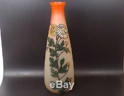 50,5 cm. Très Grand Vase Art Nouveau signé LEUNE. Décor Floral Emaillé. 50,5 cm
