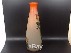 50,5 cm. Très Grand Vase Art Nouveau signé LEUNE. Décor Floral Emaillé. 50,5 cm