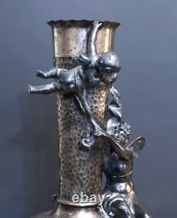Ancien vase ART NOUVEAU métal argenté martelé WMF décor d'angelots 36 cm