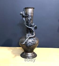 Ancien vase ART NOUVEAU métal argenté martelé WMF décor d'angelots 36 cm
