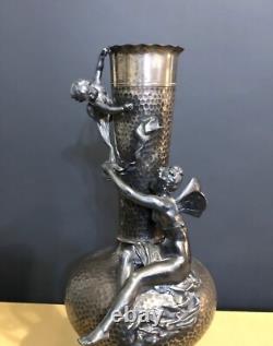 Ancien vase ART NOUVEAU métal argenté martelé WMF décor d'angelots 36 cm