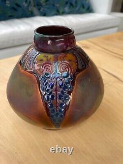 Ancien vase en céramique irisé signée Montières Amiens art nouveau