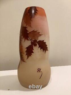 Ancien vase en verre émaillé d'art français Ely. Art Nouveau. 8.5. Signé