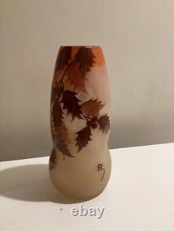 Ancien vase en verre émaillé d'art français Ely. Art Nouveau. 8.5. Signé