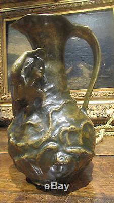 Ancien vase pichet art nouveau bronze decor feminin signe garnier