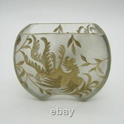 Baccarat, Saint Louis ou Montjoye Vase art nouveau à décor de phonix or, XIXe