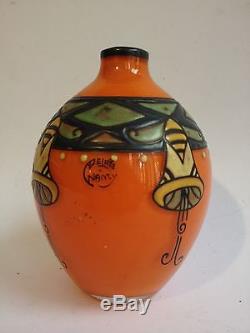 Beau vase en verre signé DELATTE NANCY, décor émaillé Art Nouveau / Déco