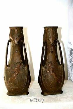 Belle paire de vases antimoine Art Nouveau décor angelots vers 1900