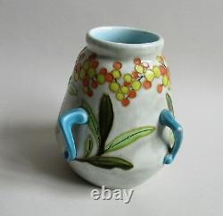 Boch Frères Keramis. Vase art nouveau en faïence décor de fleurs, XXe siècle