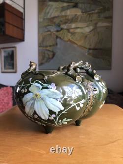 Cache Pot / Vase Style Art Nouveau Tripode & Trilobé, Riche Motif Floral