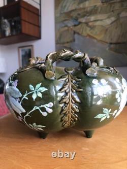 Cache Pot / Vase Style Art Nouveau Tripode & Trilobé, Riche Motif Floral
