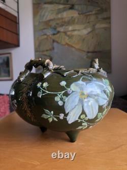 Cache Pot / Vase Style Art Nouveau Tripode & Trilobé, Riche Motif Floral