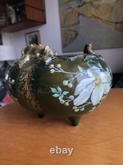 Cache Pot / Vase Style Art Nouveau Tripode & Trilobé, Riche Motif Floral