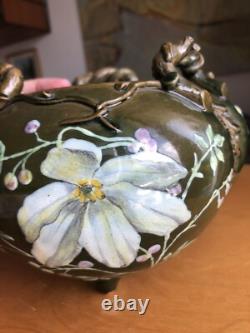Cache Pot / Vase Style Art Nouveau Tripode & Trilobé, Riche Motif Floral