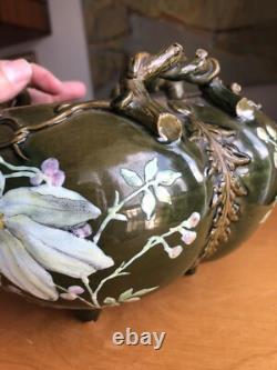 Cache Pot / Vase Style Art Nouveau Tripode & Trilobé, Riche Motif Floral