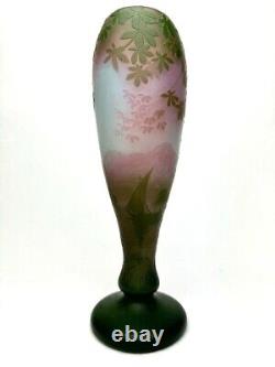 Camille Trutie De Varreux de Vez Vase à Décor Paysage Lacustre