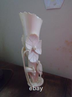 Chine. Vase Art-nouveau. Sculpte De Fleurs De Lotus, Herons, Gazelle