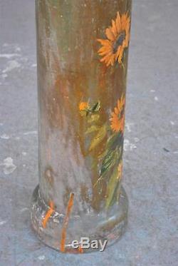 Colonne en céramique peinte aux tournesol vers 1900