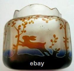 Coupe Art Nouveau, vase court carré, pâte de verre décoré de lapin chasseur