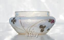 DAUM à NANCY Précieux Vase Coupe décor Trèfle en Verre Opalescent Gravé Émaillé
