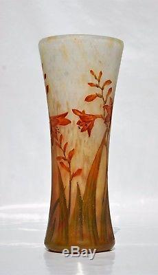 DAUM à NANCY Précieux et Rare Vase en Pâte de Verre Gravé et émaillé Art Nouveau