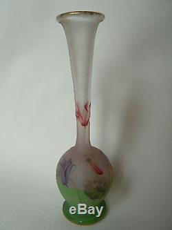 Daum Nancy vase soliflore en verre marmoréen à décor de cyclamen. Ép Art Nouveau