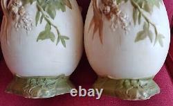 Deux vases Royal Dux Bohemia en faïence biscuit