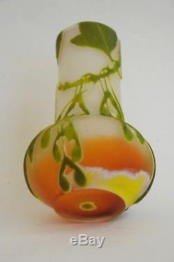 E. Gallé vase Art Nouveau en verre multicouche érable negundo, signé