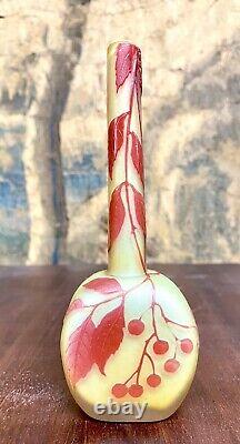 Émile Gallé Petit Vase Soliflore Aux Baies De Sureau Pâte de verre Art Nouveau