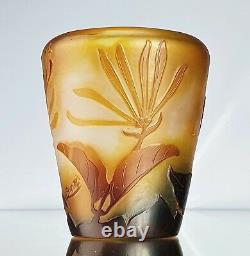 Emile Gallé Rare Vase décor de Chèvrefeuille Pâte de Verre Gravé ART NOUVEAU