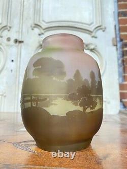 Émile Gallé Vase A Decor De Paysage Lacustre. Pate De Verre Art Nouveau