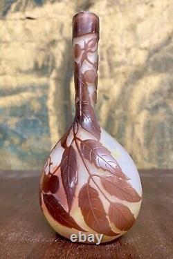 Émile Gallé Vase Soliflore à Décor De Sureau. Pâte De Verre Art Nouveau