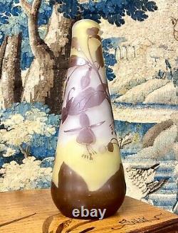 Émile Gallé, Vase à Décor De Fuchsias Violettes. Pâte De Verre Art Nouveau