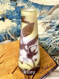 Émile Gallé, Vase à Décor De Fuchsias Violettes. Pâte De Verre Art Nouveau