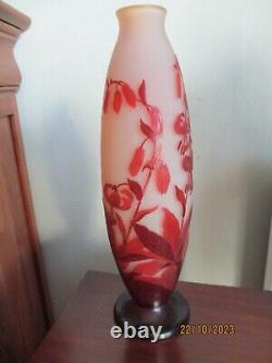Emile Gallé. Vase aux fuchsias dégagé à l'acide. Époque Art Nouveau 36cm