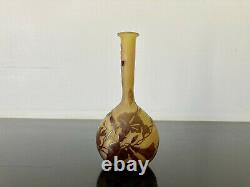 Emile Gallé vase Art Nouveau en verre multicouche dégagé à l'acide