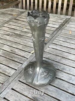 GRAND VASE ART NOUVEAU EN ETAIN LIBELLULES ET NENUPHARS Signé SEIGNEURIE H 42 cm