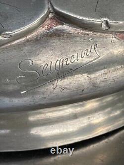 GRAND VASE ART NOUVEAU EN ETAIN LIBELLULES ET NENUPHARS Signé SEIGNEURIE H 42 cm
