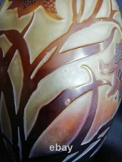 Gallé / Vase ovoide en verre multicouche dégagé à l'acide / Art Nouveau / Fleurs