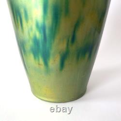 Grand vase Art Nouveau irisé vert à l'eosin Manufacture Zsolnay Pécs, 1900s