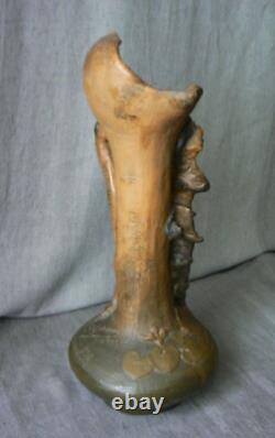 Grand vase Art Nouveau signé, daté 1900