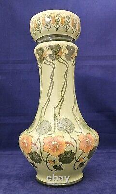 Grand vase en faïence de SARREGUEMINES décor Art Nouveau 3339
