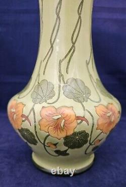 Grand vase en faïence de SARREGUEMINES décor Art Nouveau 3339