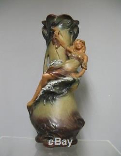 Grand vase en plâtre. Art nouveau. Jugendstil époque 1900. 50 cm