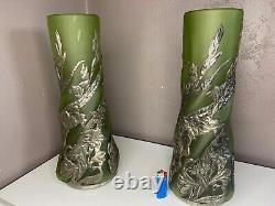 Grands Vases En Verre Vert a Cotes Torses Motifs De Fleurs En Etain Art Nouveau