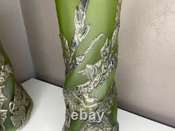 Grands Vases En Verre Vert a Cotes Torses Motifs De Fleurs En Etain Art Nouveau