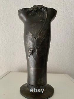 HUGO LEVEN pour Kayserzinn Vase Art Nouveau N 4678. 1900