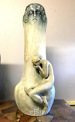 Immense vase époque art nouveau en terre cuite de Friedrich Goldscheider