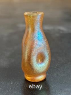 Johann LOETZ 1 Vase Miniature Irisé ou Tabatière. Art nouveau. Rare